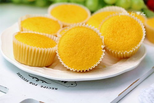 简单快速的海绵纸杯蛋糕 松软可口，不开裂不塌陷，一次成功